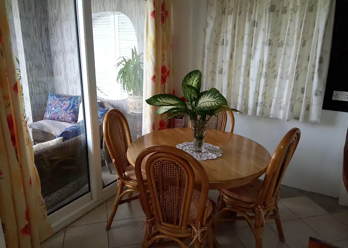 Rum i privatbostad Chez Lorna 3 Nights Or