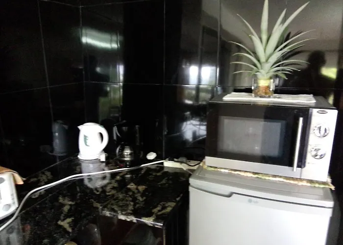 Rum i privatbostad Chez Lorna 3 Nights Or
